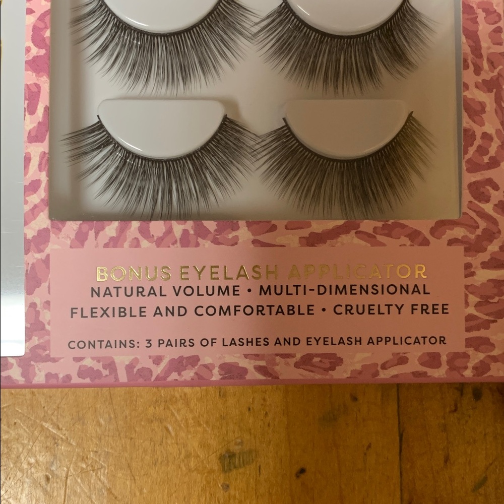 J Simpson 3 Eyelash Set with Applicator and Ardell Duo set w/ eyeliner glue - Picture 2 of 7